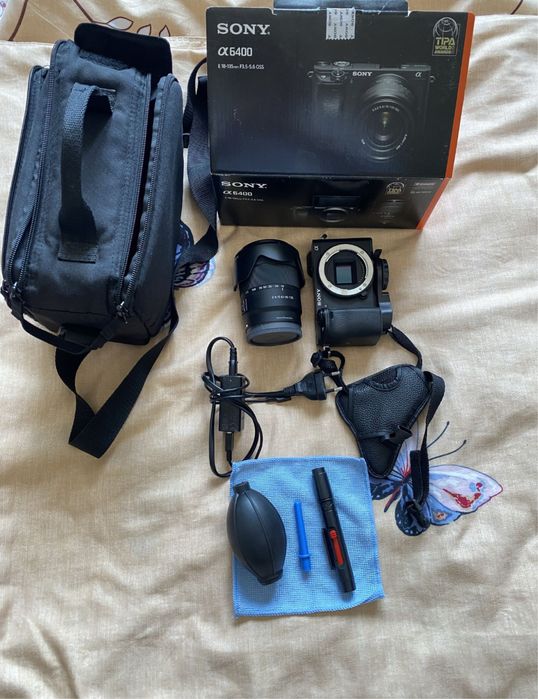 Sony Alpha A6400 Kit Aparat Fotoo Mirrorless 24.2 MP 18-135mm obeictiv