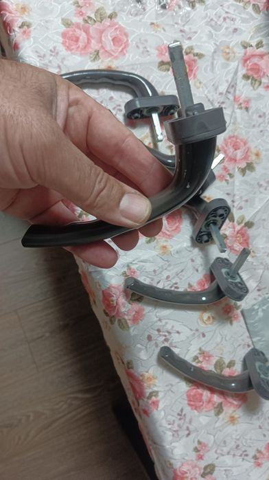 Дръжки Кафяви за ПВЦ дограма 7 броя