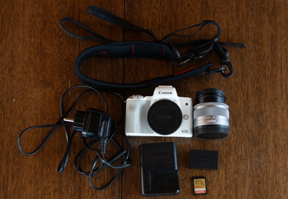 Canon m50 mark i + аксесоари