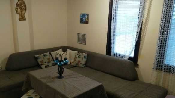 Дава се под наем Двустаен апартамент в Бургас, Възраждане - 52 кв.м за 150 € - Снимка #2