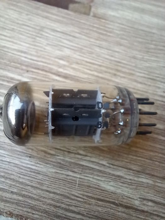 Радио лампи Е82СС Сименс неупотре0явани