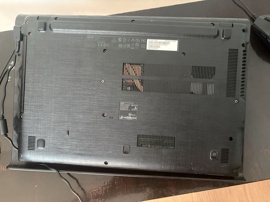 Laptop Acer Aspire E5-573