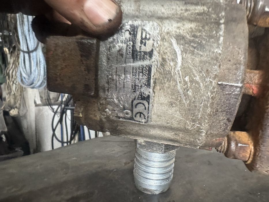 КОМ с насосом, коробка отбора мощности!