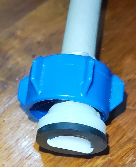 Крышка от бачка унитаза (классика). Шланг новый от стиральной машины