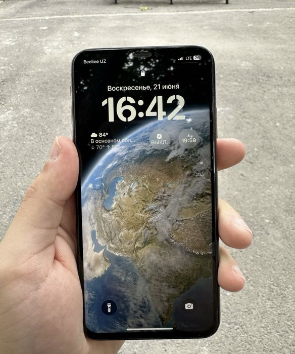 Iphone xs max gold