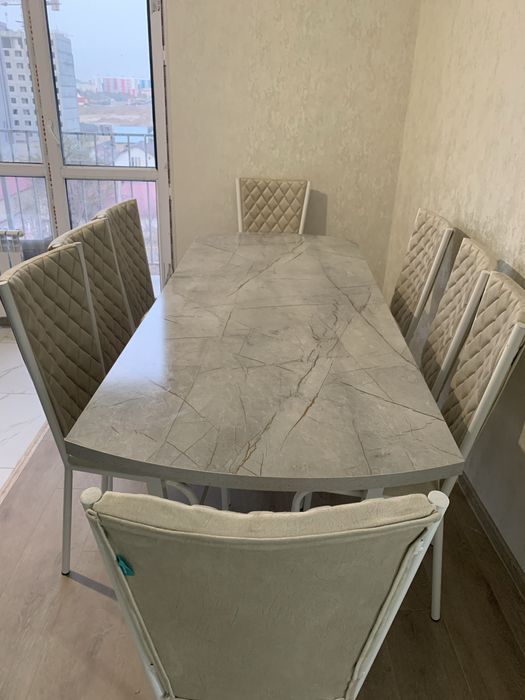 Стол 2 метров с 8 стульев