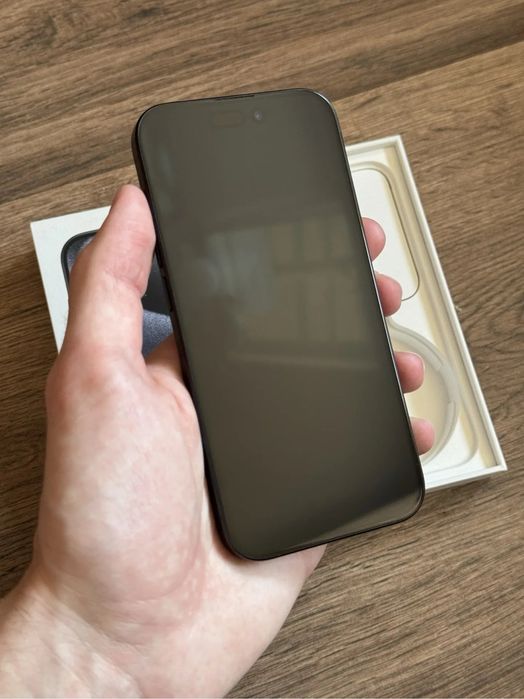 iphone 15 pro в идеальном состояний