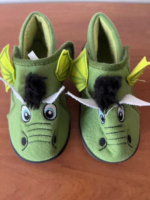 Маратонки Адидас и пантофки дракон