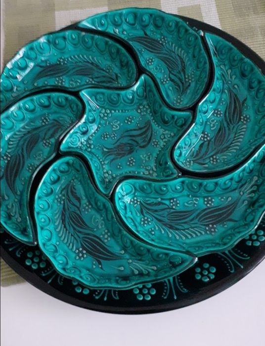 Чинии за ордьоври и лампа