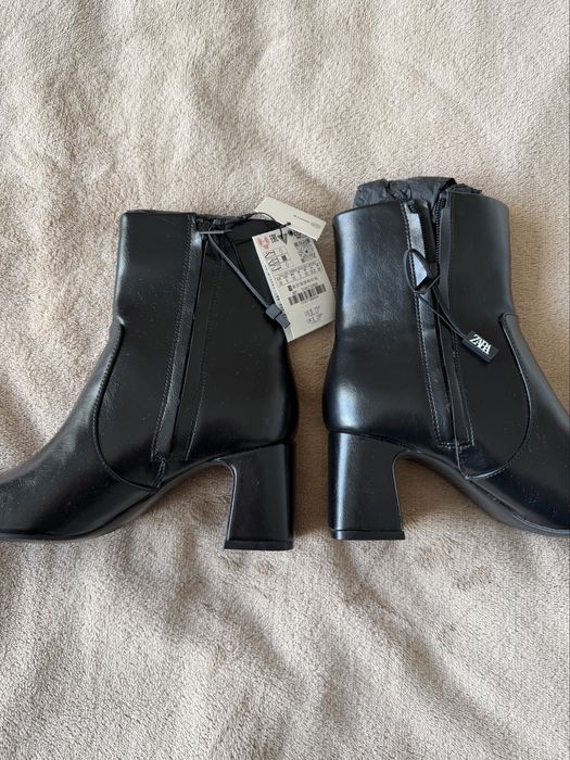 Кожени боти Zara