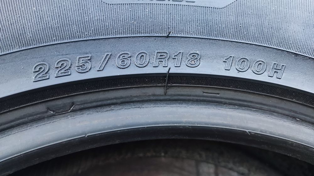 2бр. зимни гуми 225/60/18 Yokohama 
7mm