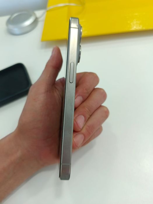 iPhone 15pro 256gb