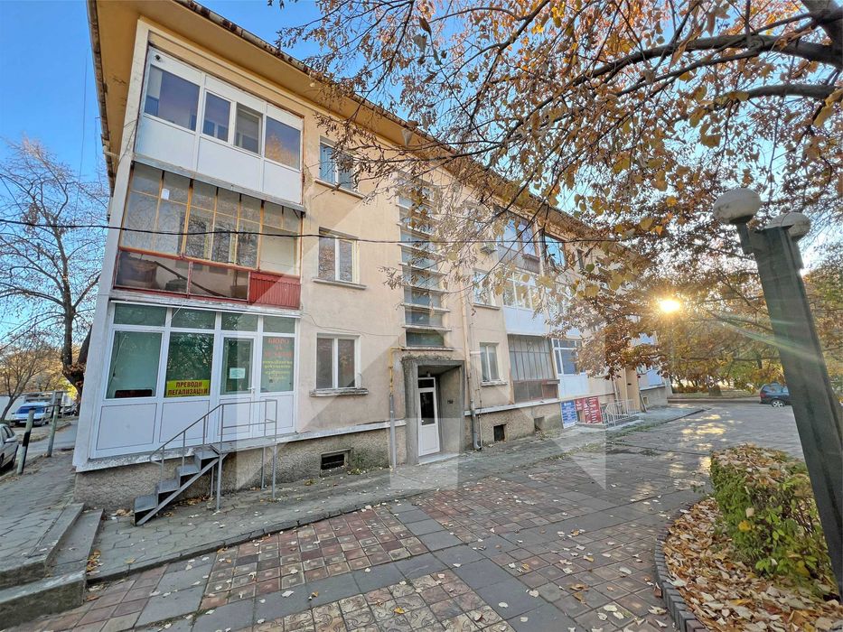 Продава се Тристаен апартамент в Нови пазар - 75 кв.м за 667 €/кв.м - Снимка #12