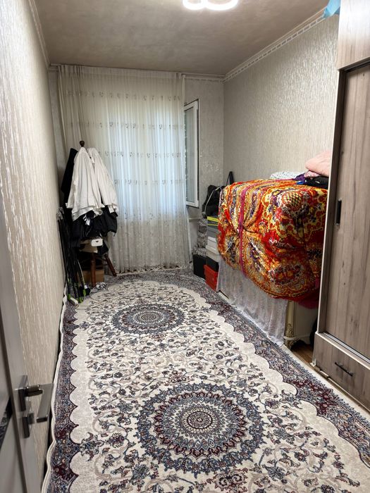 Ялангач Продается квартира 2/4/4 балкон 1.5х3 ор-р: Институт Культуры