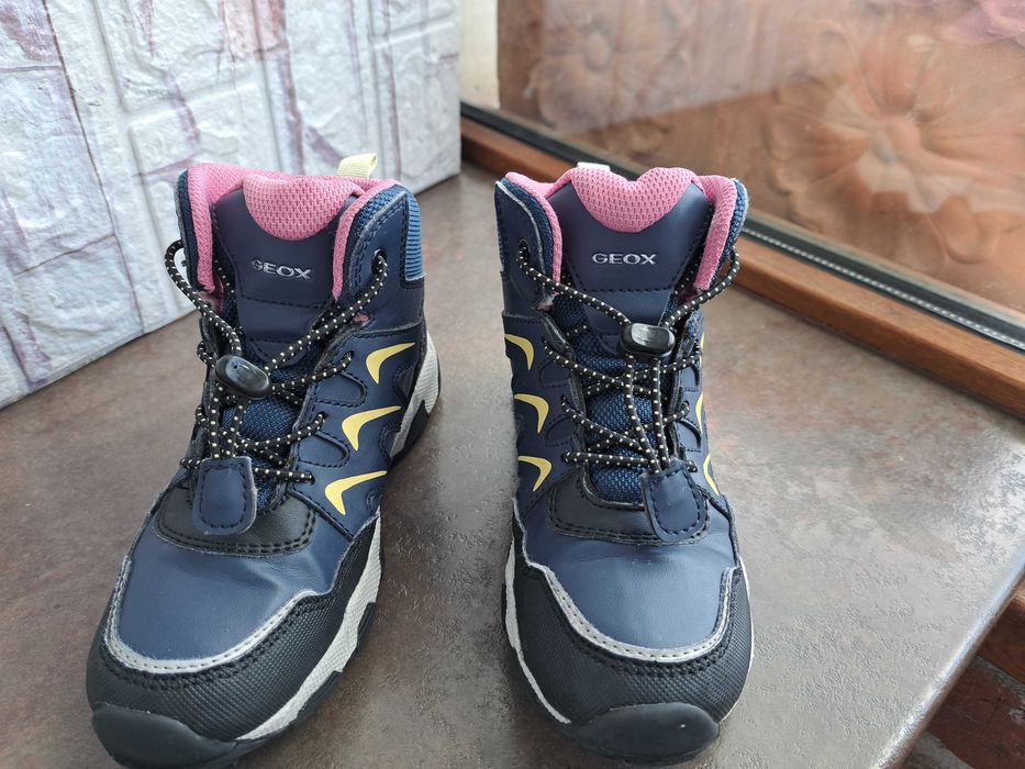 детски ботуши,зимни обувки,боти,апрески,Geox номер30 за момиче,геокс