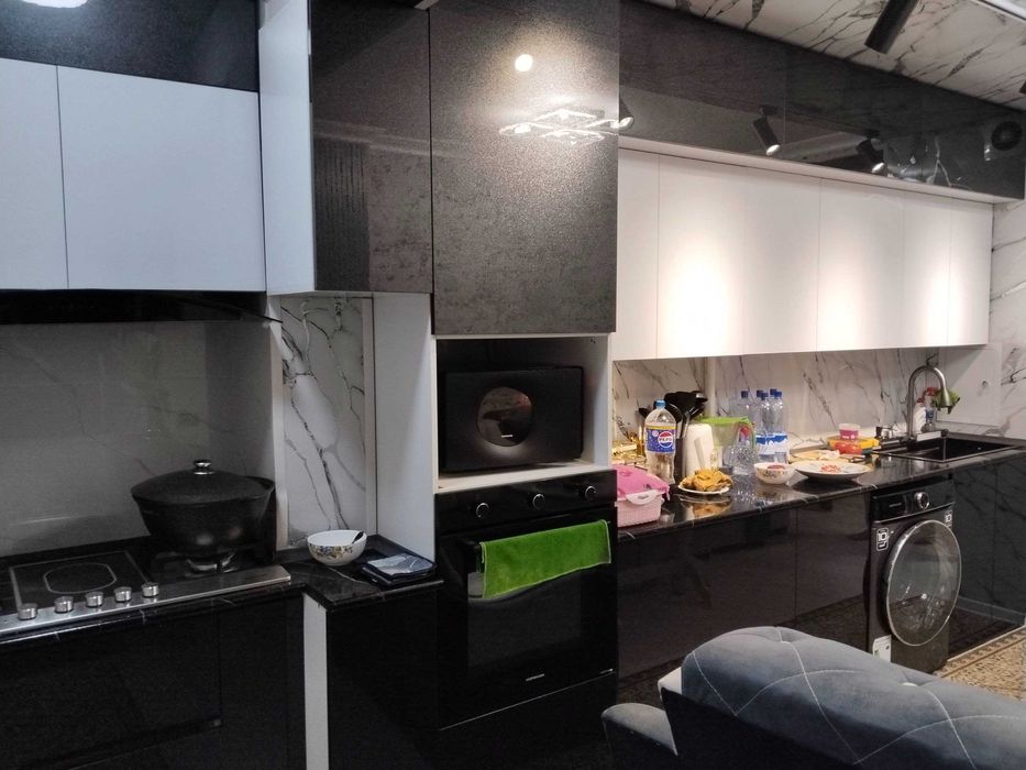 Kvartira sotiladi 4- xonali 3- etaj 9 etajli dom