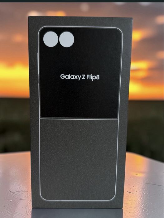 Samsung Galaxy Z Flip8, Pret 3600