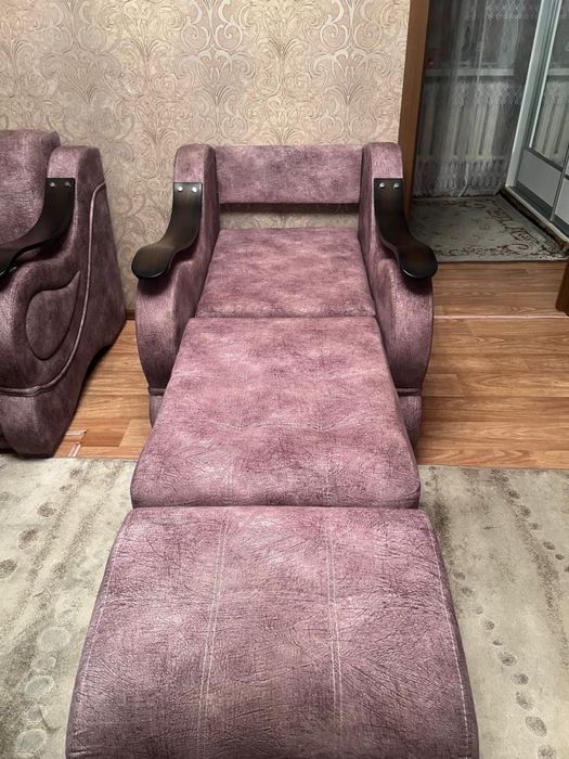 Продам диван с креслами