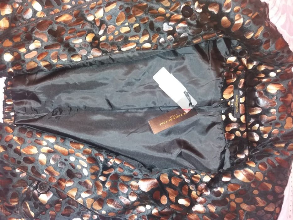 Легкая модная курточка