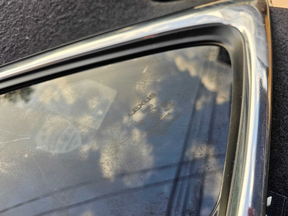 Форточка Lexus NX