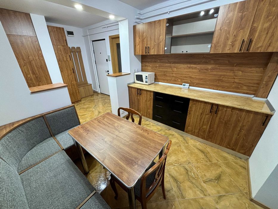 Inchiriez apartament 2 camere, Parter - cartier Rovine