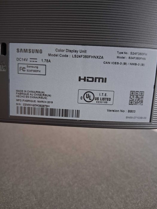 Продавам монитор Samsung - 24'
