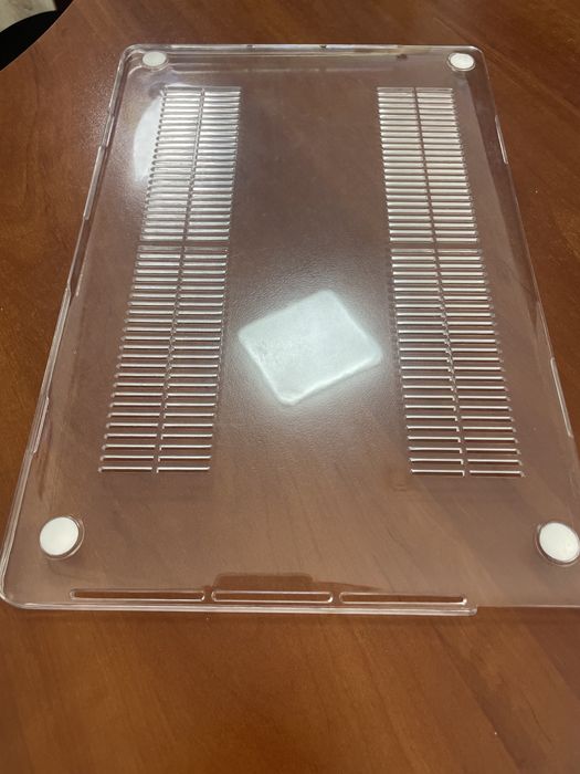 Чехол пластиковый на MacBook