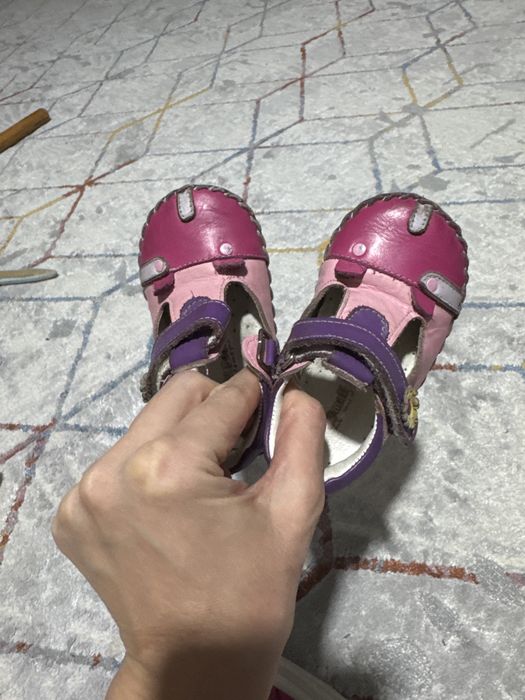 Продам сандали легкие на весну