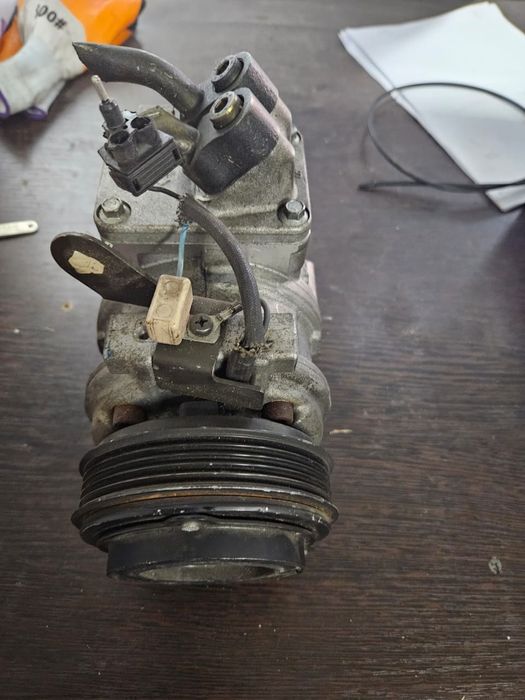 Компрессор кондиционера BMW