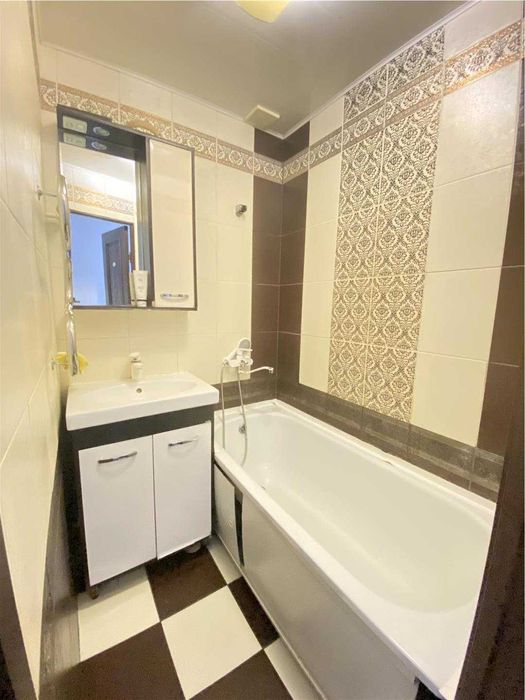 3х ком по Дюсембекова.1 этаж