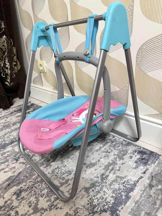 Игрушечная качеля с переноской