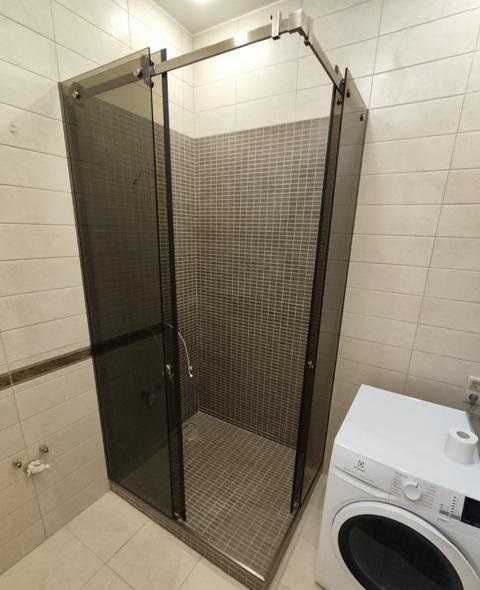 Душ кабина  DUSH KABINA Dushevaya Kabina Безрамная  душевая кабины  o1