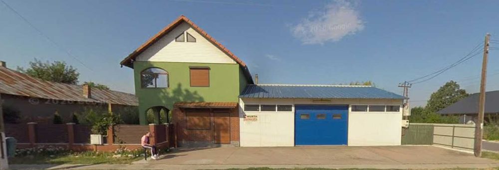Casa cu etaj cu spatiu comercial si hala service auto comuna Independenta DN25 Judetul Galati