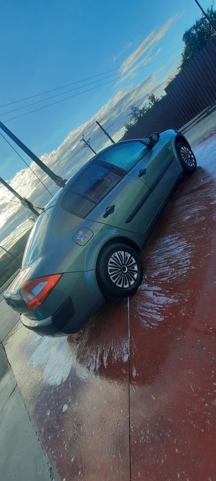 Vând sau Schimb renualt megane 2