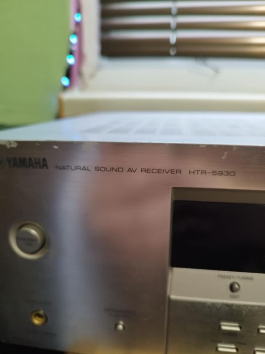 Продавам Yamaha HTR-5930