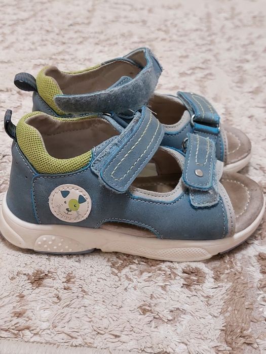 Продам сандали для мальчика