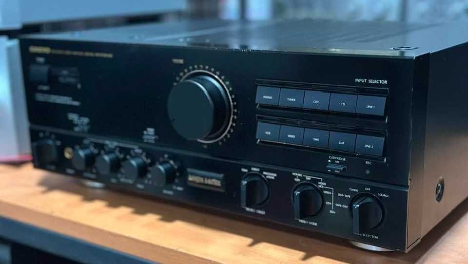 Onkyo 817 xd,  интегральный усилитель.