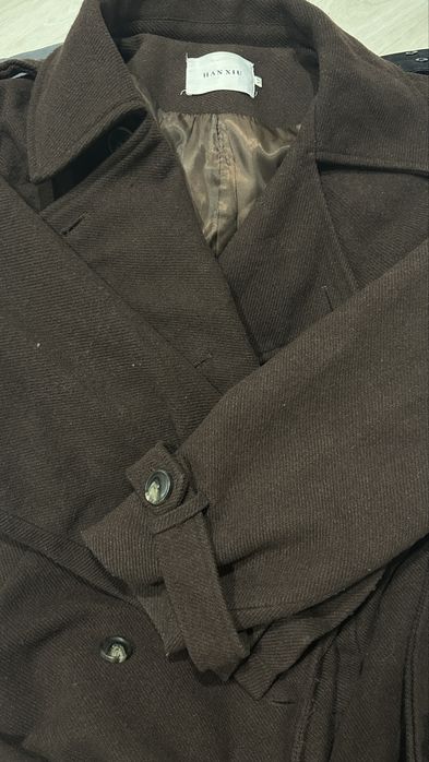 темно коричневое пальто