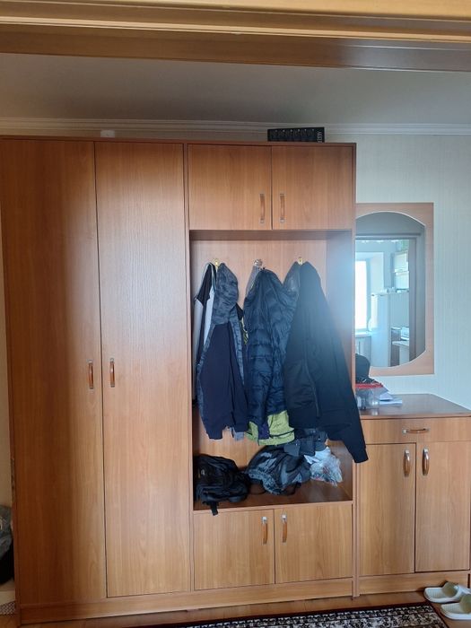 Продам шкаф для прихожей