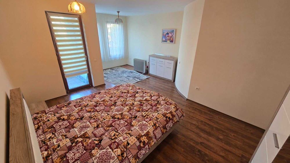 Център двустаен апартамент обзаведен