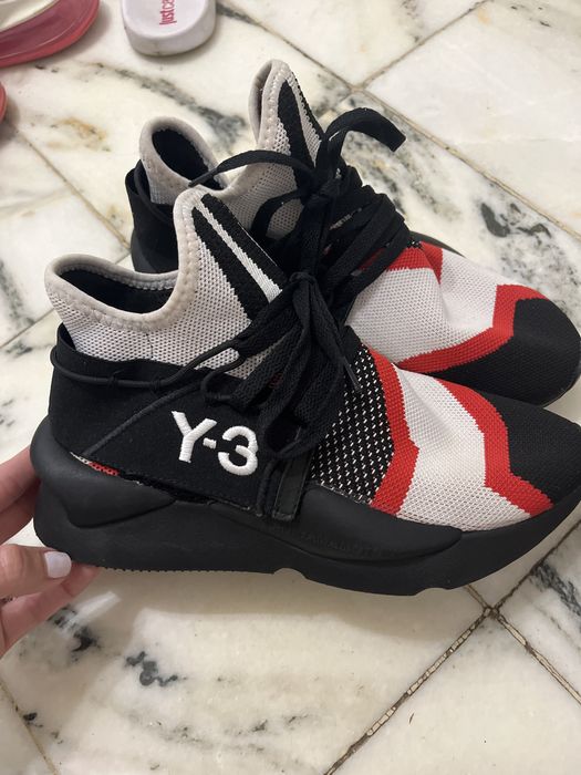 Кецове Moschino Couture,Чехли Versace и кецове Yamamoto