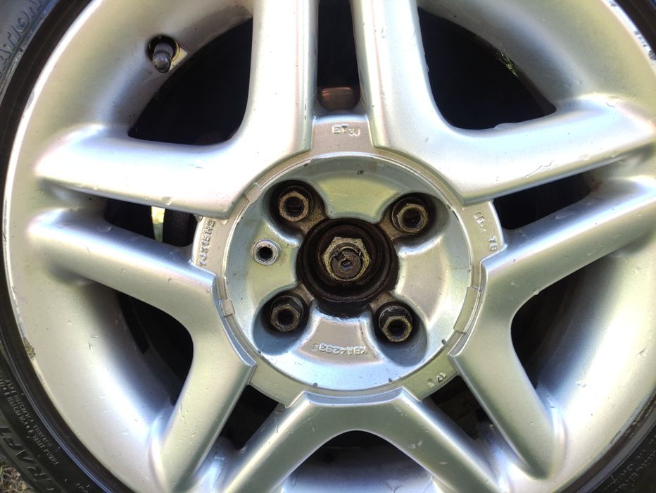 Momo ferrari 4x108 с гуми