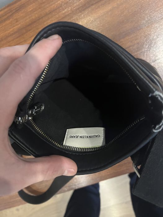 Продам барсетку calvin klein оригинал