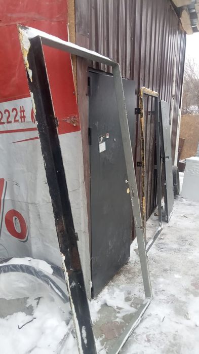Продам Железную дверь