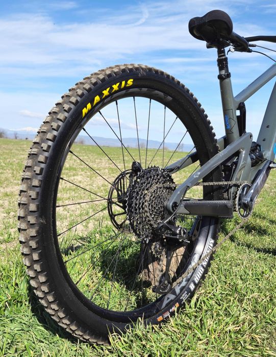2023 Santa Cruz Bronson C * FULL CARBON * MULLET