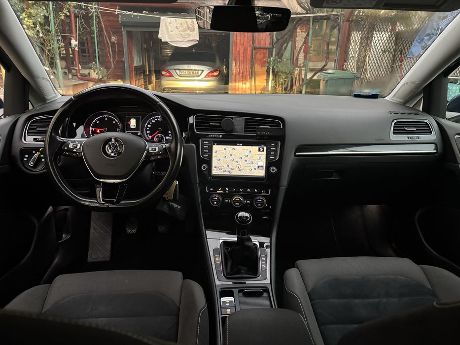 VOLKSWAGEN  GOLF. Vll EURO 6  fab 2017/Panoramic/Navi/Camera/carte ser