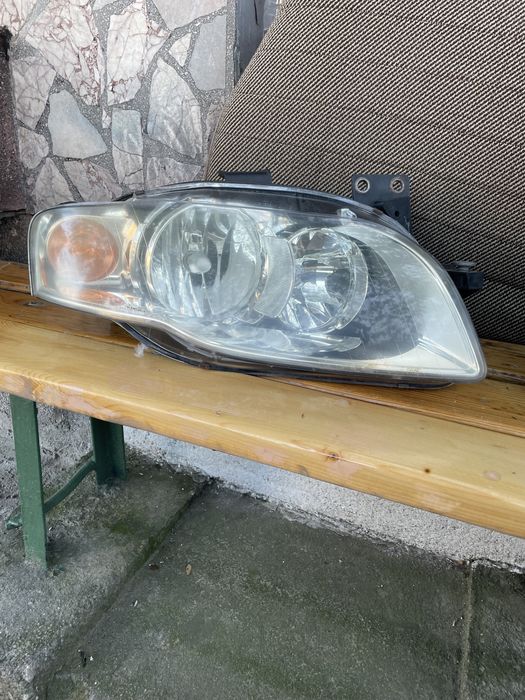 Оригинален десен фар за ауди а4 б7 оборудван