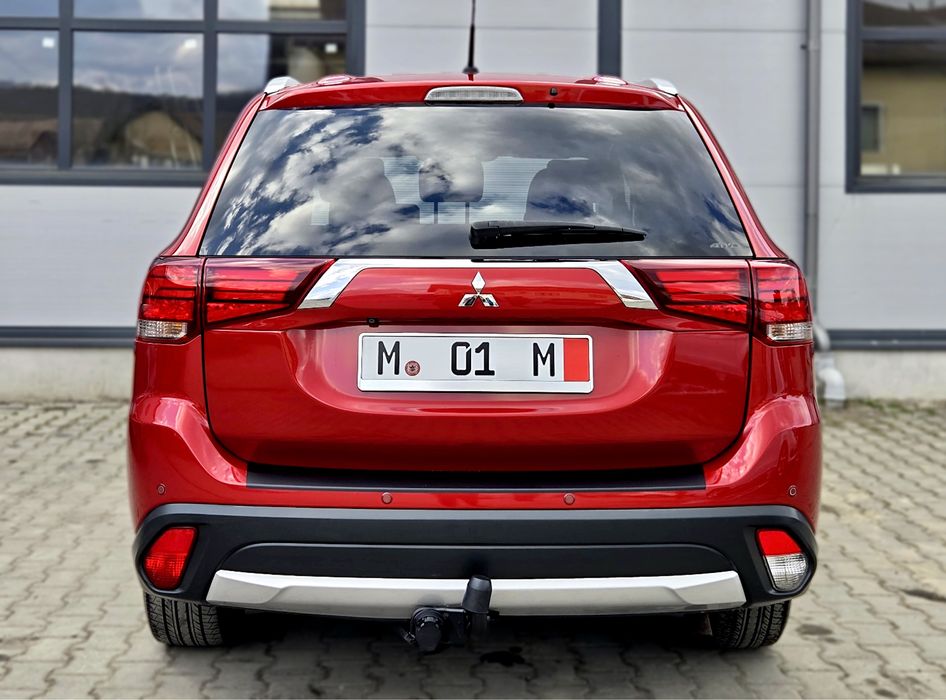 Mitsubishi Outlander 7 Locuri~Full Extra~Instyle~Cutie Automata~4x4 de la Buton~Euro6 Fara AdBlue~2.2DI-D Distributie pe Lant~Motor original Japonez~