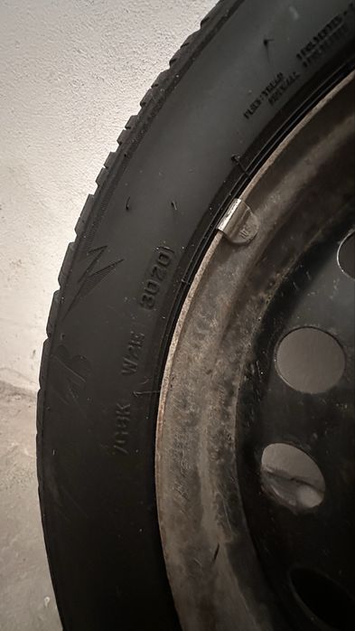 Метални джанти с гуми