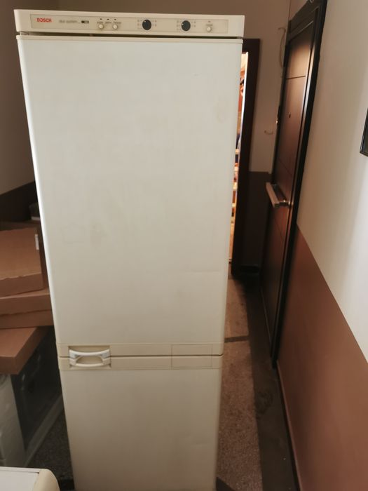 Хладилник с Фризер Bosh